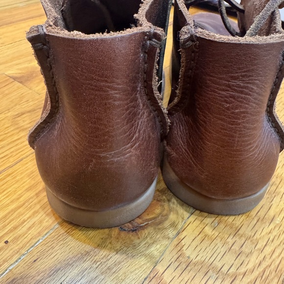 Chucka 🥾 - Picture 5 of 12